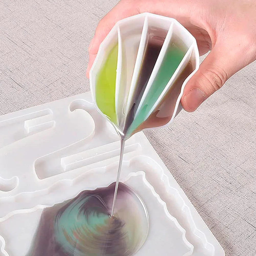 

4pcs Toning Color Diverter Silicone Cups for Epoxy Resin Art Crafts Reusable Durable Pigment Tray Tool Split Cup Glue Mixing