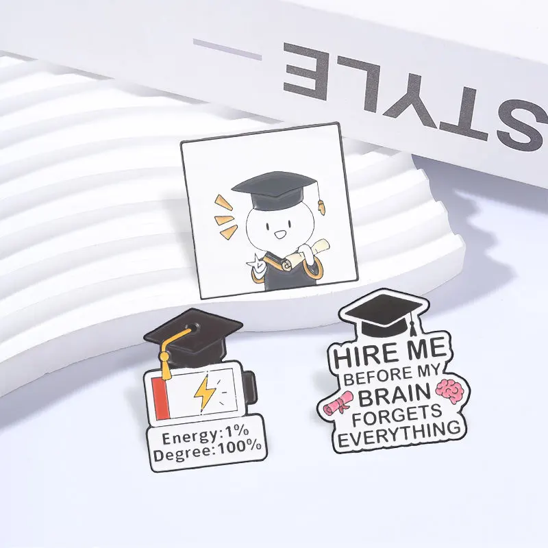 Fresh graduates' funny quotes badges battery life 1% degree full grid cartoon graduation gifts decoration brooches