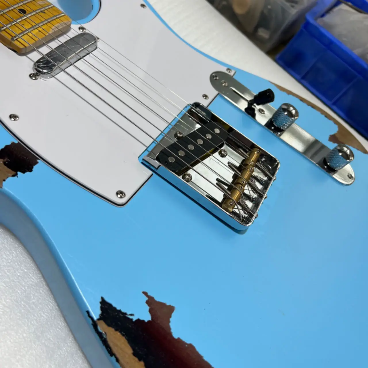 جيتار جديد رائع لعام 2026 لوحة أصابع من خشب القيقب باللون الأزرق السماوي الديناميكي الممتاز بلوز روك بلوز جاز بوب