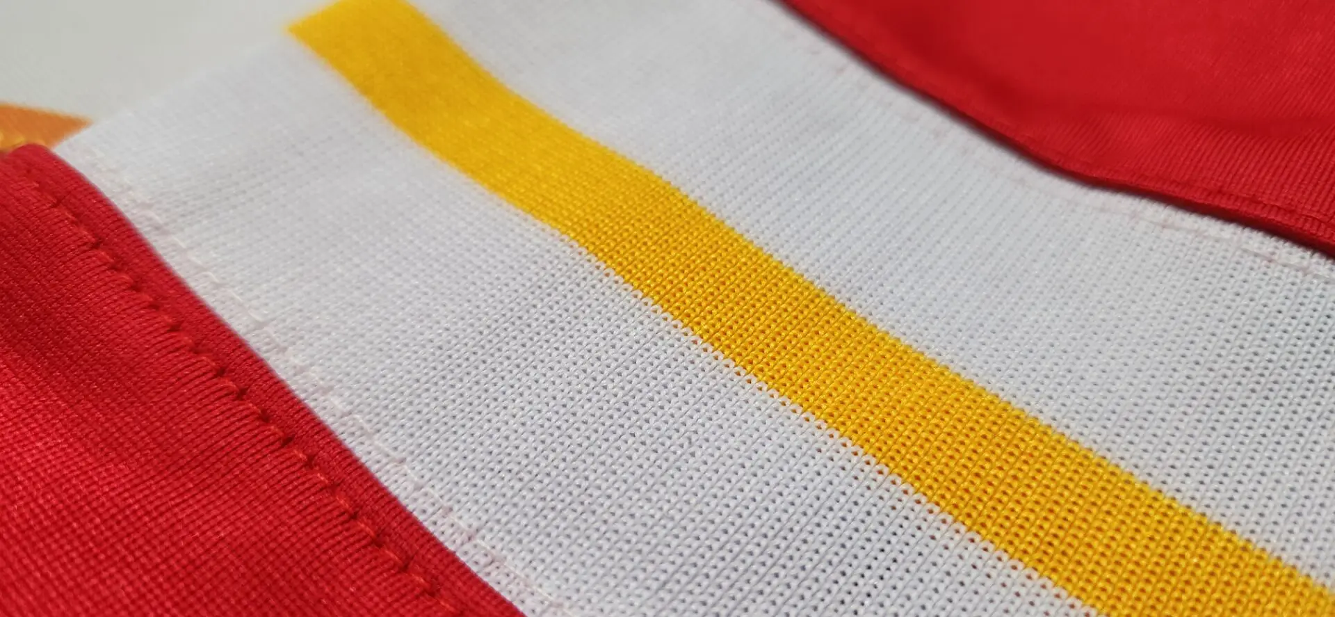 Genähtes American-Football-Trikot, vollständige Rückerstattung, wenn nicht zufrieden ist. Gutes Geschenk für alle!