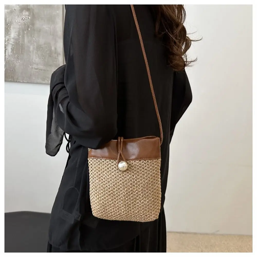 Fashionable Grass Woven Shoulder Bag Small Handmade Braid Handbags Bohemian Portable Phone Bag for Summer