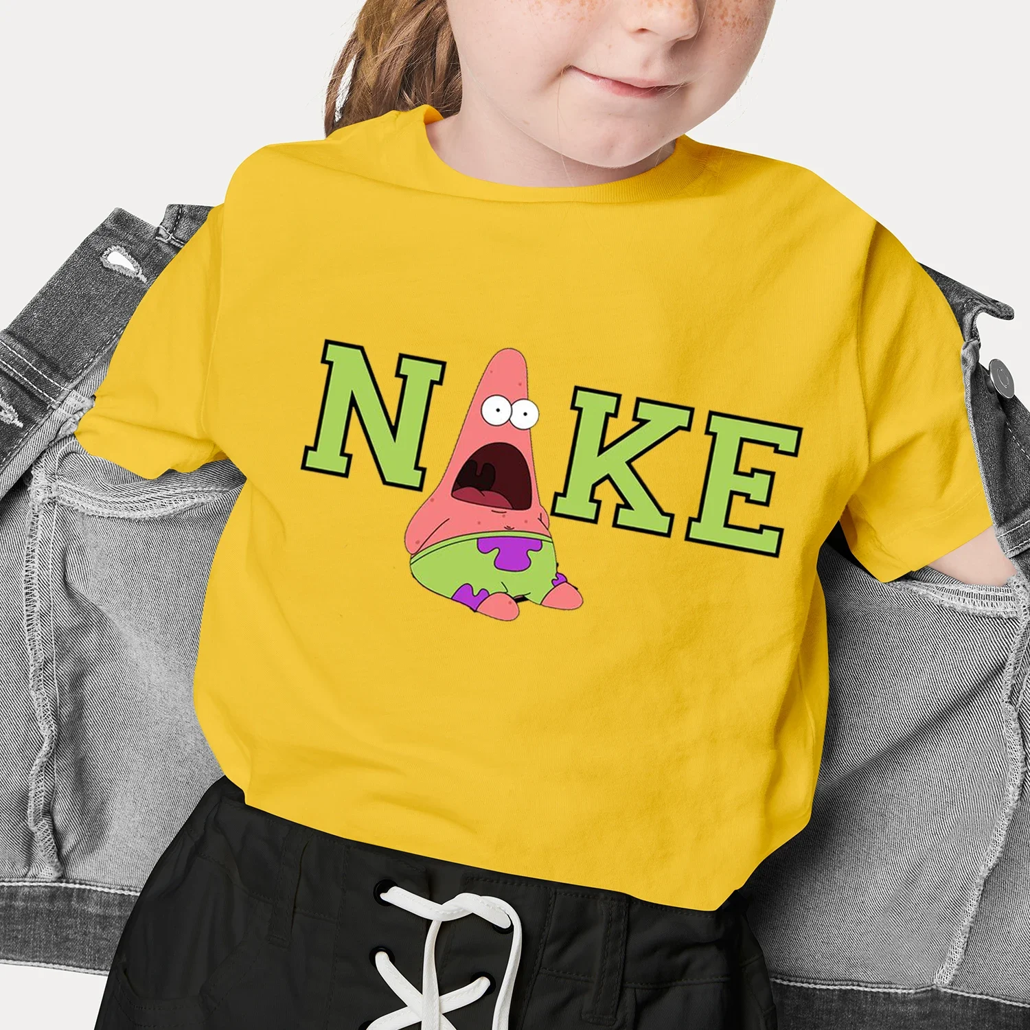 2025 مينيسو جديد 100% قطن كارتون أنيمي باتريك ستار رسالة طباعة تي شيرت موضة ملابس الشارع الشهير تي شيرت للأطفال ملابس علوية