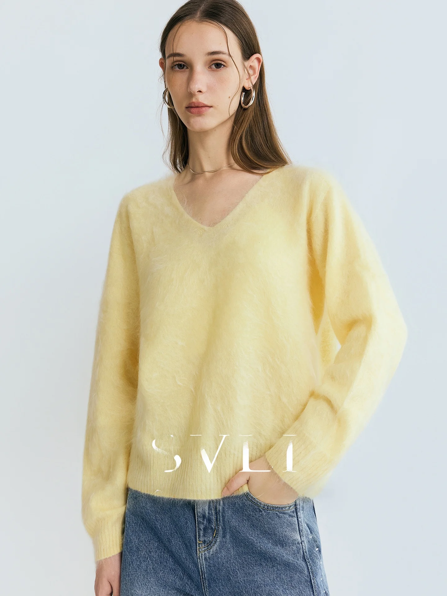 

SVLI Luxury Warm Fce V-ne Knitwear Camere Women's Loose Fit Long Sve Winter Faion Simple Sle Inner Wear