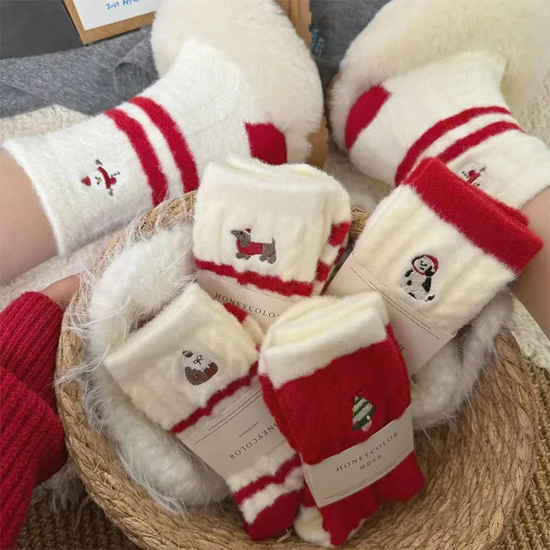 

Красные бархатные чулки с вышивкой и рождественскими полосками, носки для сна на зиму, теплые женские носки, рождественский подарок, забавный подарок