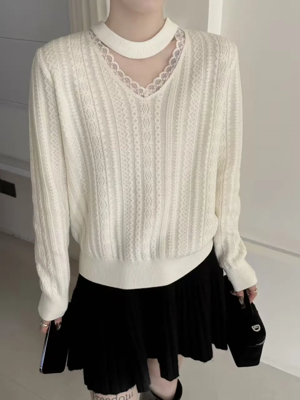 

Faionable Lace Knitted Neline V-Ne Base irt Women's Spring High-End Feeling Sweater Inner Trendy Top Morning Bell Eve...