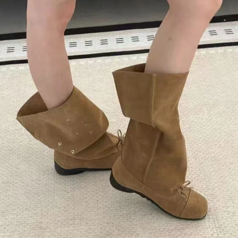 القوس النساء حذاء من الجلد مصمم حذاء مسطح امرأة 2025 الشتاء الاتجاه حذاء رياضة أحذية تشيلسي عادية رياضة المشي قصيرة بوتاس موهير