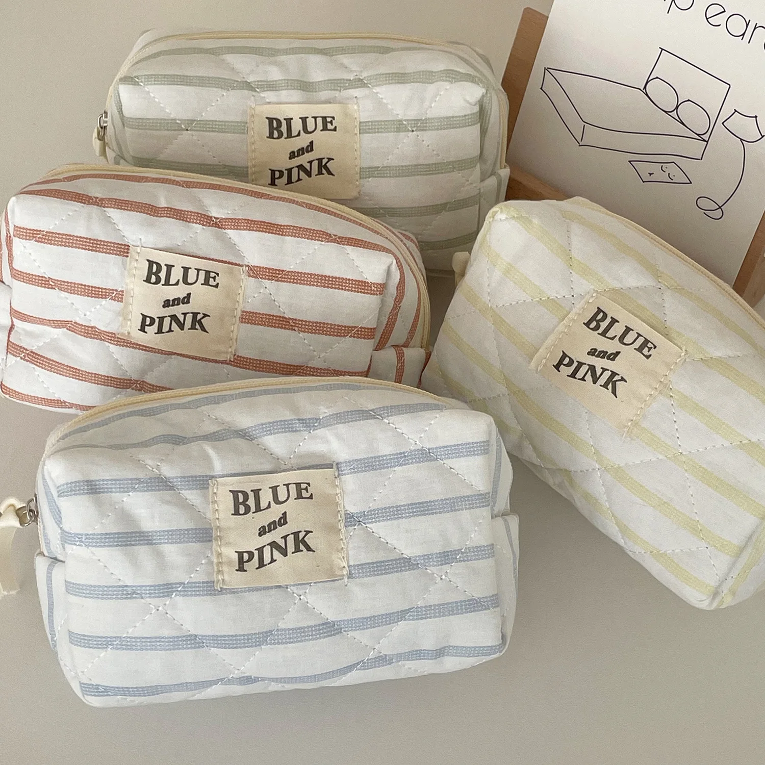 Simple Stripe Women\'s Quilted Cosmetic Bag Portable Travel Wash Bags Makeup Case Large Capacity Female Soft Storage Bag Handbags