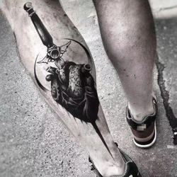 Dark Crescent Sword-pegatinas de tatuaje temporal para hombre y mujer, tatuaje falso de arte blanco y negro, tatuaje temporal a prueba de agua, adhesivo fresco