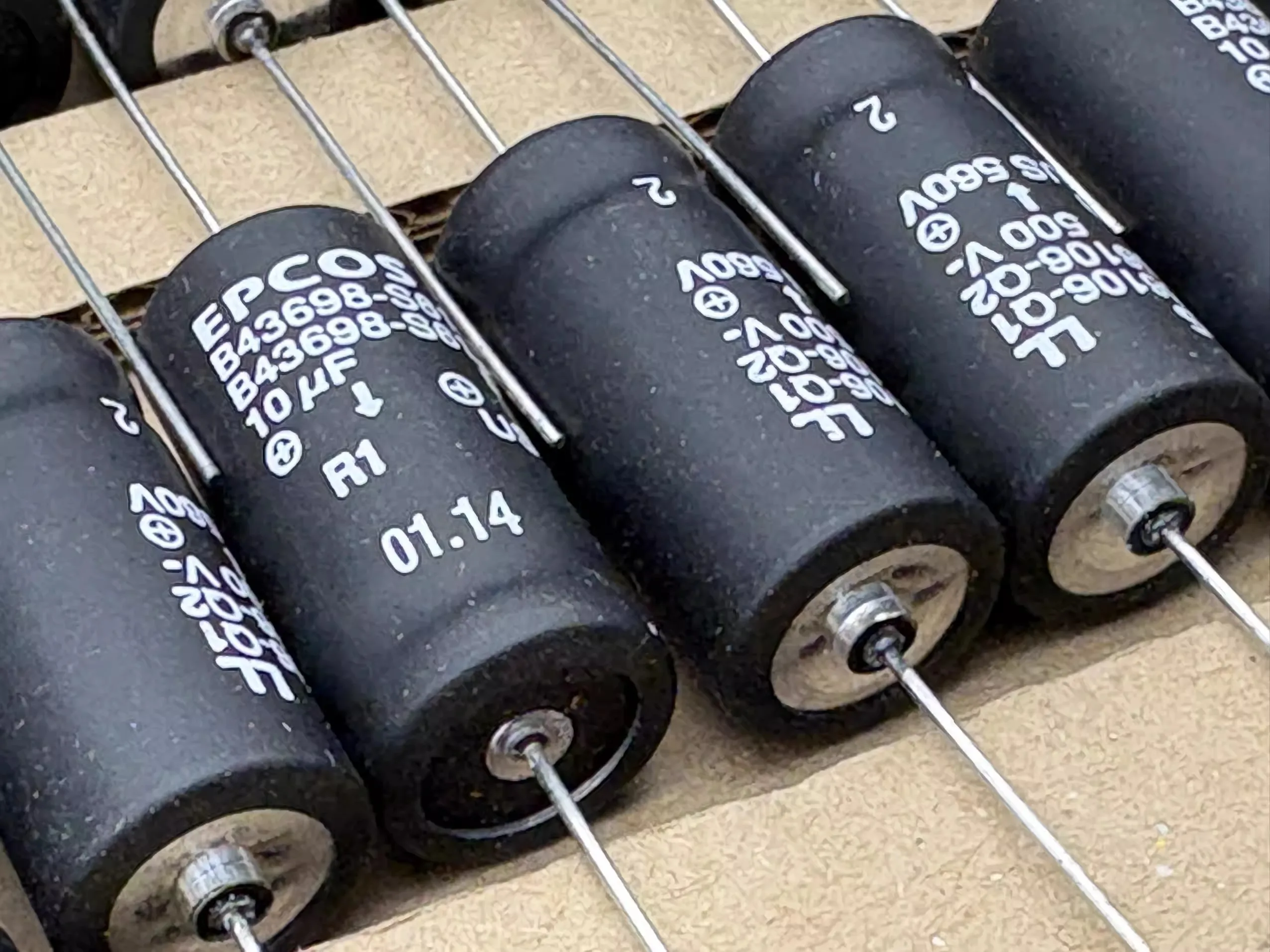 3pcs/lot EPCOS 10UF 500V 560V 14X30 B43698-S High-End Audio Device Filter Electrolytic Capacitor with Axial Copper Terminals
