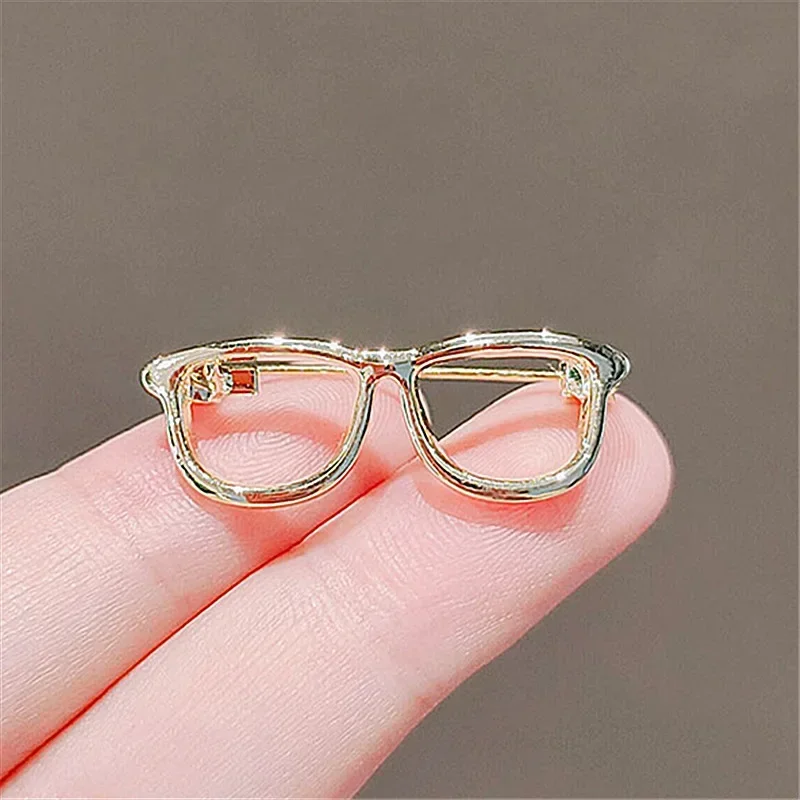 2024Japanese Version Cute Hollow Out Glasses Brooch Ins Trendy Personality Funny Pin Collar Pin High-end Suit Accessories Buckle