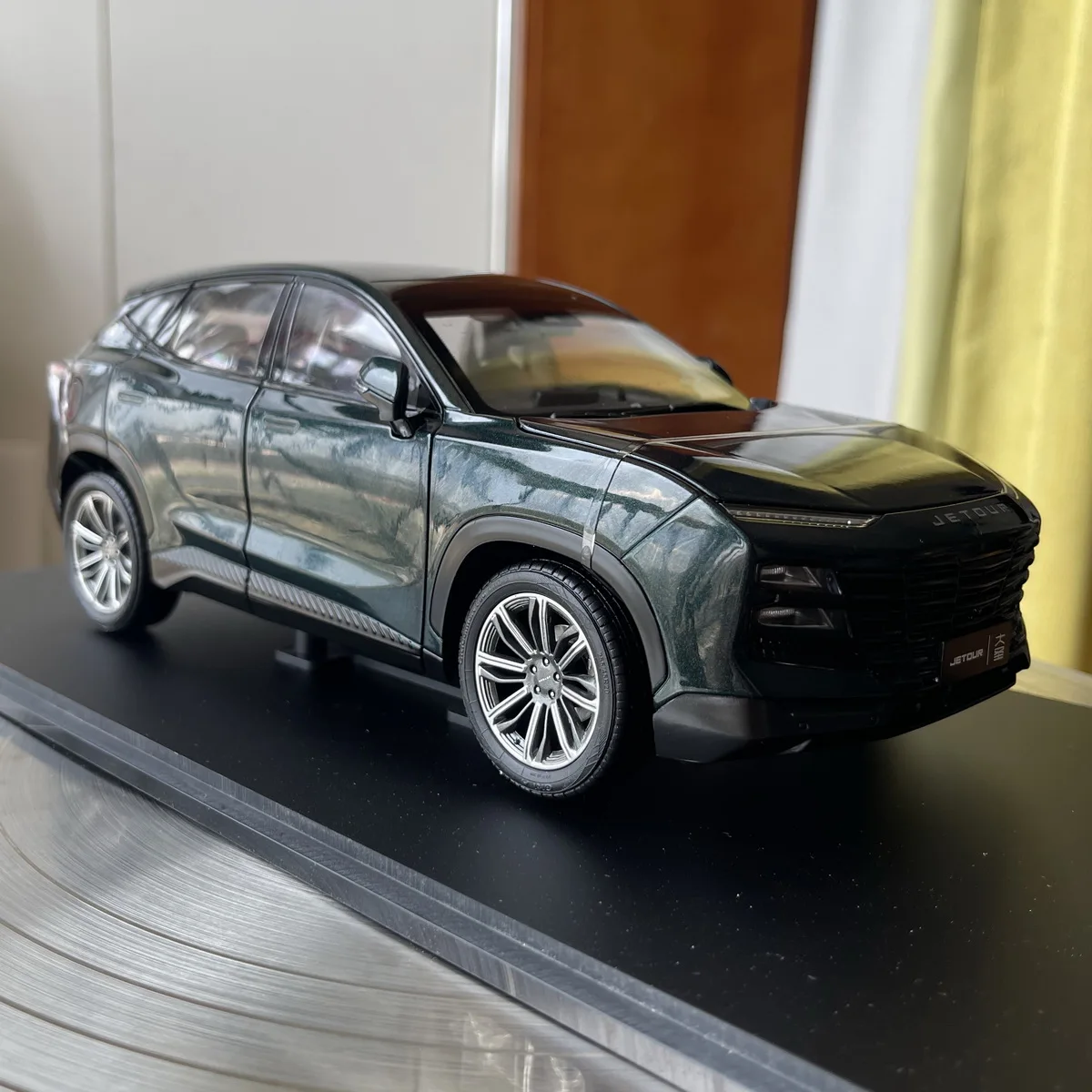 Jetour X1 DASHING จําลองรถจําลอง,dasheng SUV ตกแต่ง,Die-Cast โลหะ Replica, ของขวัญเด็ก, สะสมสําหรับผู้ใหญ่,1: 18