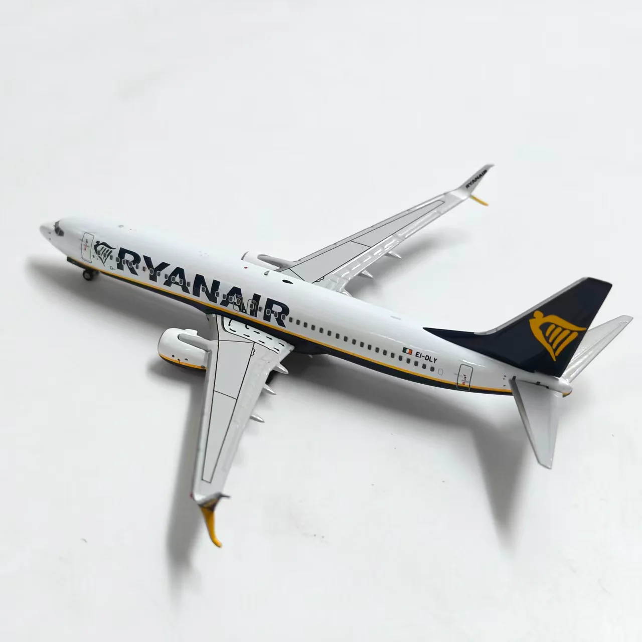 دييكاست 1/400 مقياس NG نماذج Ryanair 737-800 سبيكة نموذج طائرة تحصيل لعبة هدية تذكارية عرض حلية