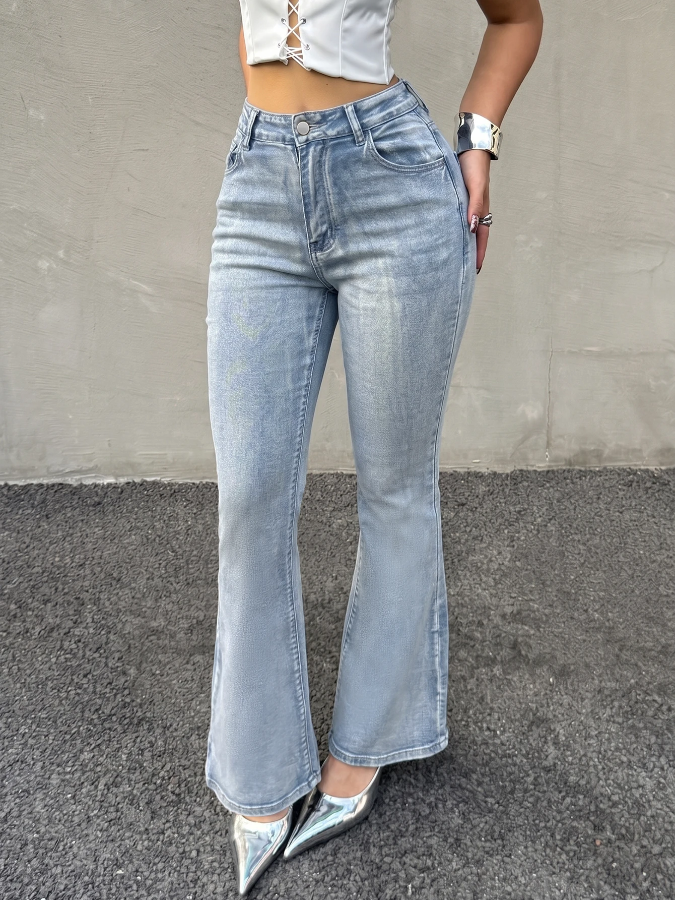 Women Mid Rise Medium Stretch Flare Jeans Light Wash Slim Fit Denim Pants Vintage Bootcut Trousers