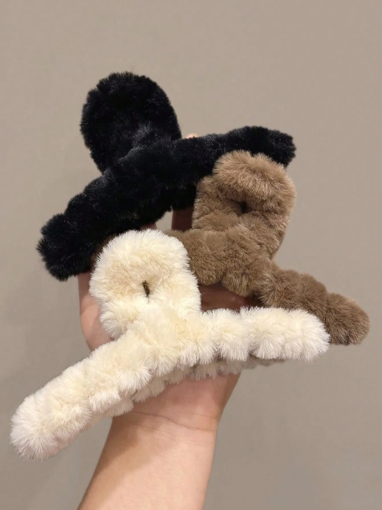

3pcs/Set Women's 4.33in(11cm) Plush Cute Black/White/Brown Large Hair Clips, Fashionable Versatile Accessories For Winter Outfit Matching Hair Claws Claw Clips Hair Jaw Clip Hair Clamps Hair Clutch Hair Catcher Clip, Autumn, School Stuff, College Fall Hai