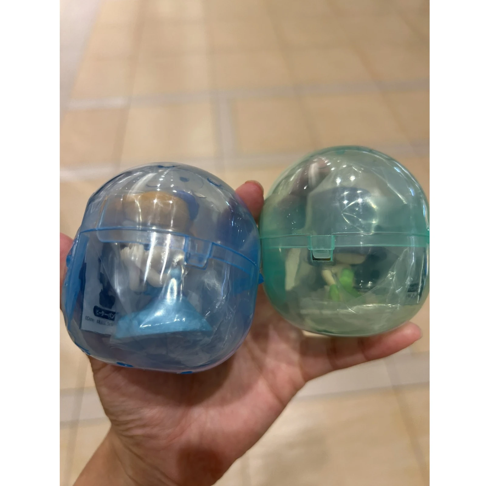 تومي الأصلي 4 قطعة غاشابون إخفاء تسعى ديزني بيتر بان أنيمي الشكل لعب للأطفال هدية تحصيل نموذج الحلي