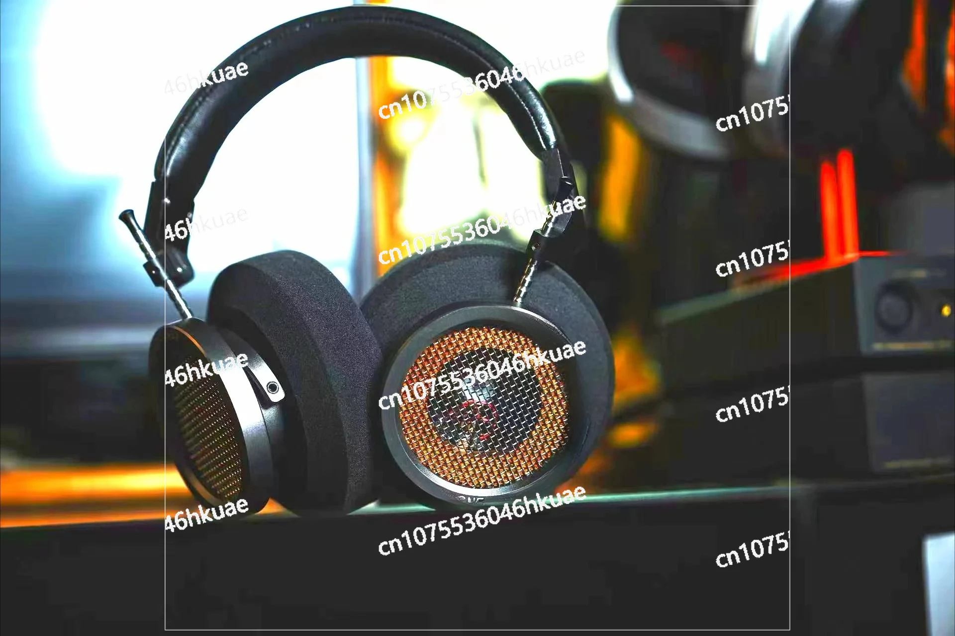 

THE ONE High Fidelity Headphones (HP100SE-MOD)
