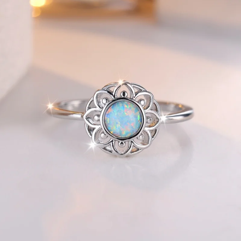 European and American Court Style Australian Treasure Women's Ring, Light Luxury, Exquisite Hollow Pattern with Accessories