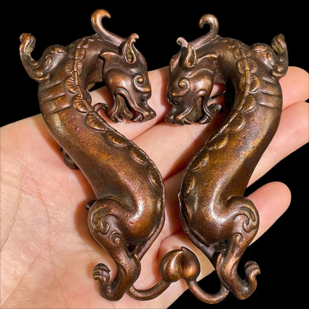 

Antique retro copper pen holder, Pixiu Chi Long, a pair of unicorns, household wealth, tea, pet dragon shaped ornaments