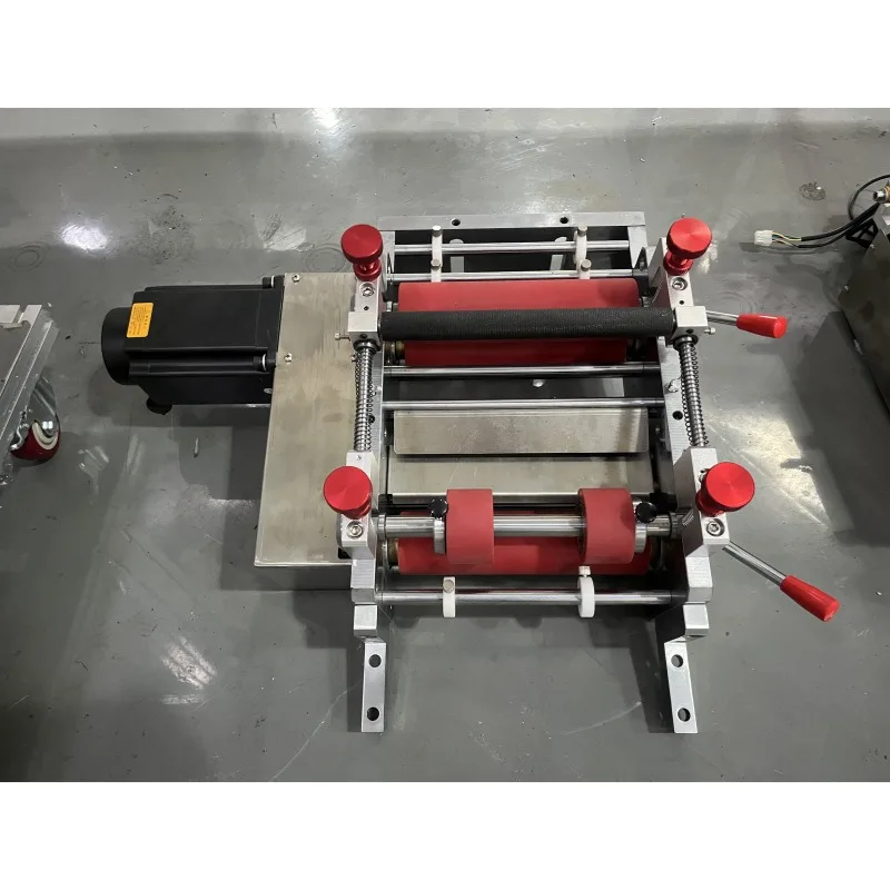 Fully automatic small numerical control computer feeder, with automatic and efficient stamping