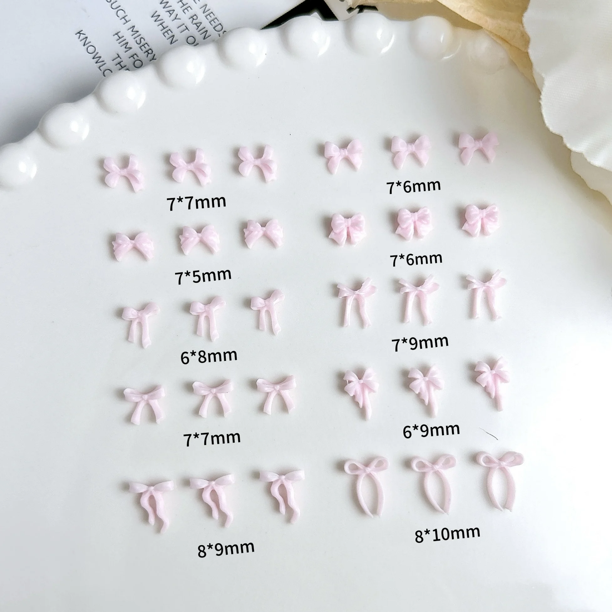 30PCS หลายสไตล์สีชมพู Series Bows เรซิ่นเล็บ Charms 3D Minimalist Creative ริบบิ้น Bowknots TIES ตกแต่งเล็บสําหรับ DIY