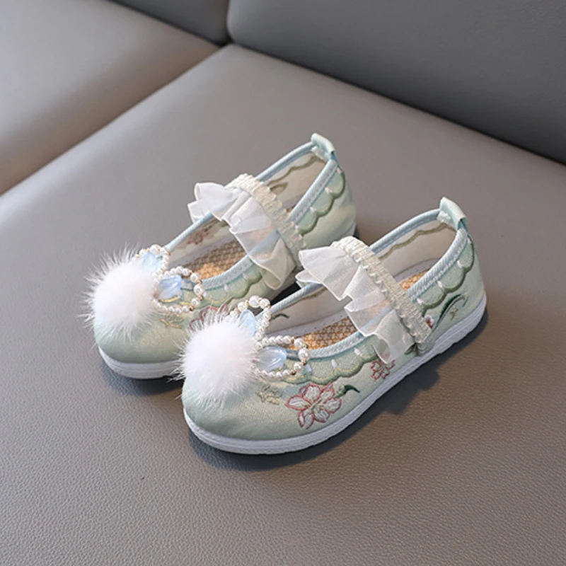 Children Vintage Hanfu Shoes Traditional Chinese Style Girls Flowers Embroidered Student Flats Princess Hairball Slip on Loafers