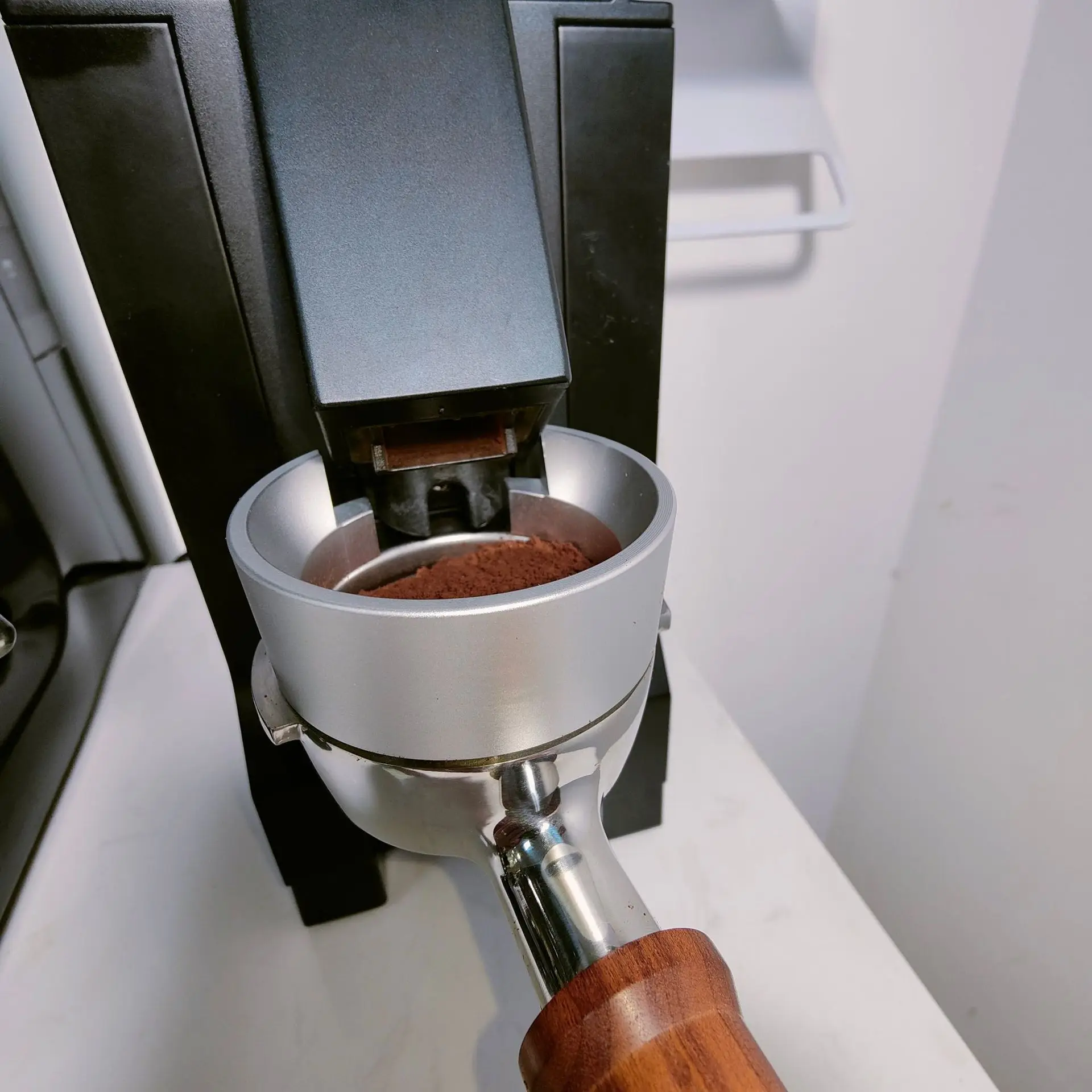 ل Eureka Mignon MMG مطحنة القهوة المضادة للطيران مسحوق الدائري يتكيف 58 مللي متر لآلة القهوة مقبض أجزاء حلقة مسحوق القهوة