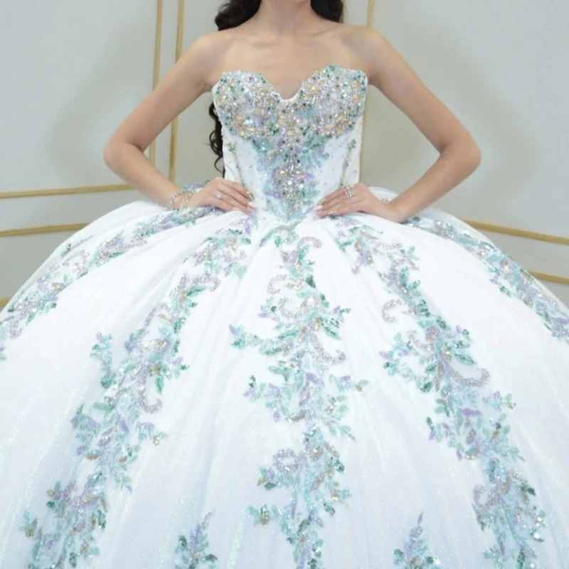 Jasnoniebieskie błyszczące sukienki Quinceanera Suknia balowa z odkrytymi ramionami Sweet 16 Sukienka z aplikacjami Koronkowe koraliki Tull Birthday Party Vestidos 15
