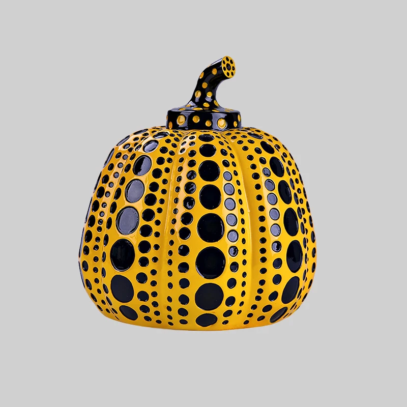 

Декоративная фигурка тыквы в стиле полька-дот, трендовая скульптура