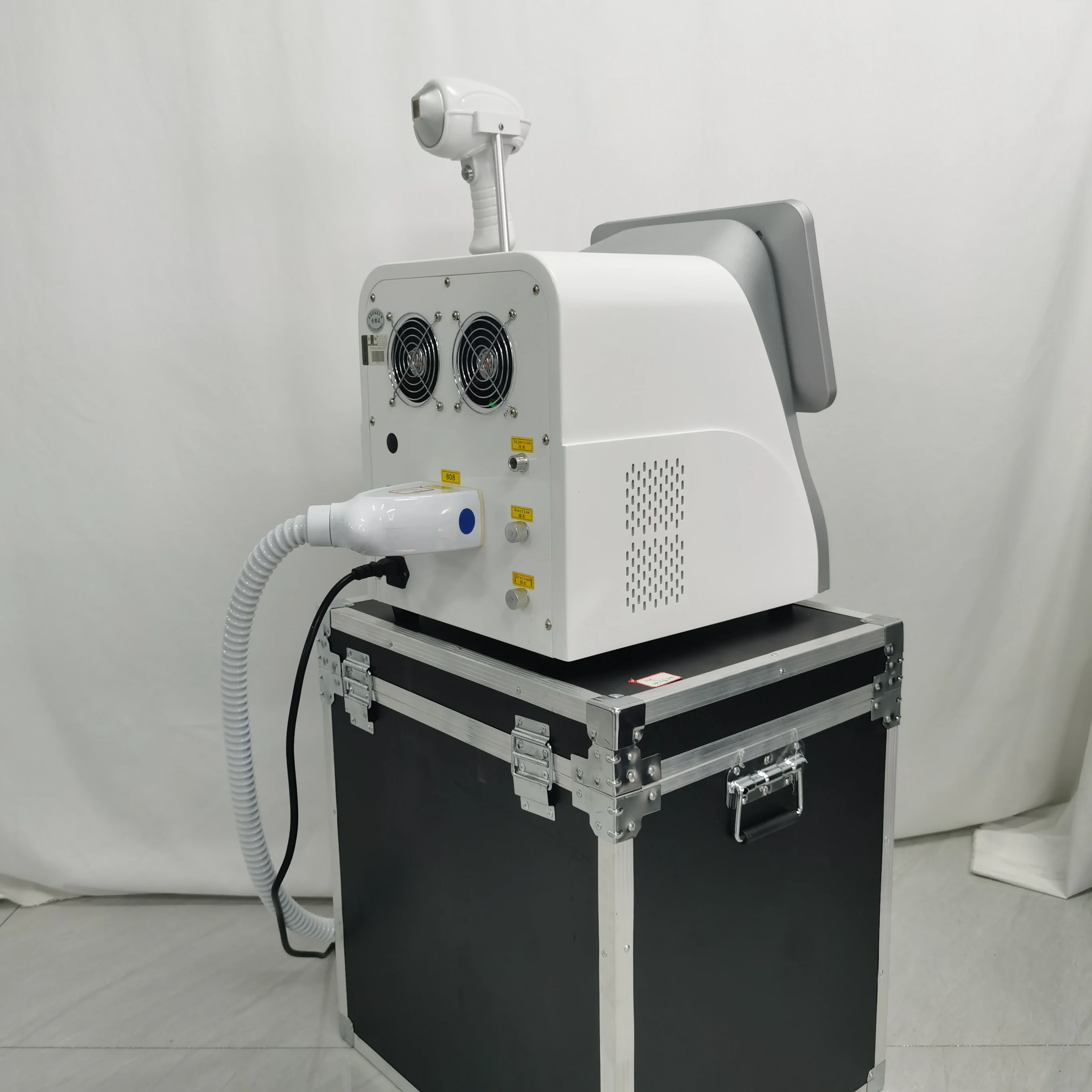 Three-Wavelength 755 808 1064nm Non-invasive Diode Laser Ice Titanium Permanent Painless hair removal Machine Professional