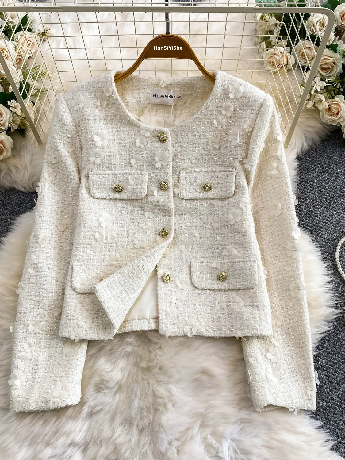 Elegant round Neck Outerwear Women's Autumn Winter Luxury Metal Buckle Thick Tweed Shirt Young Looking 3D Flower Decoration