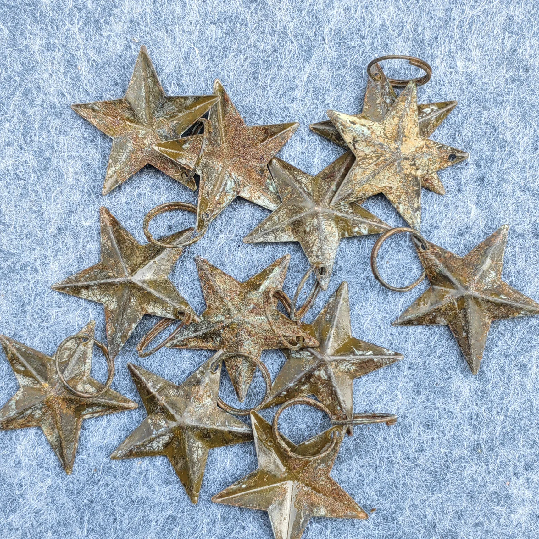 60PCS 3/5cm Rusty Stars for Crafts Rustic Metal Barn Star Vintage Star Antique Primitives Star Ornaments for Festival