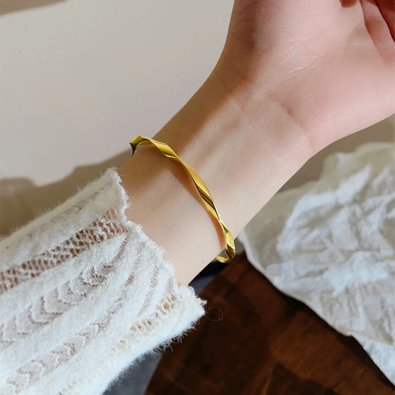 Classic Trendy Gold Color Stainless Steel Mobius Strip Twists Bangles for Women High Quality Bride Bracelet Jewelry Gift No Fade