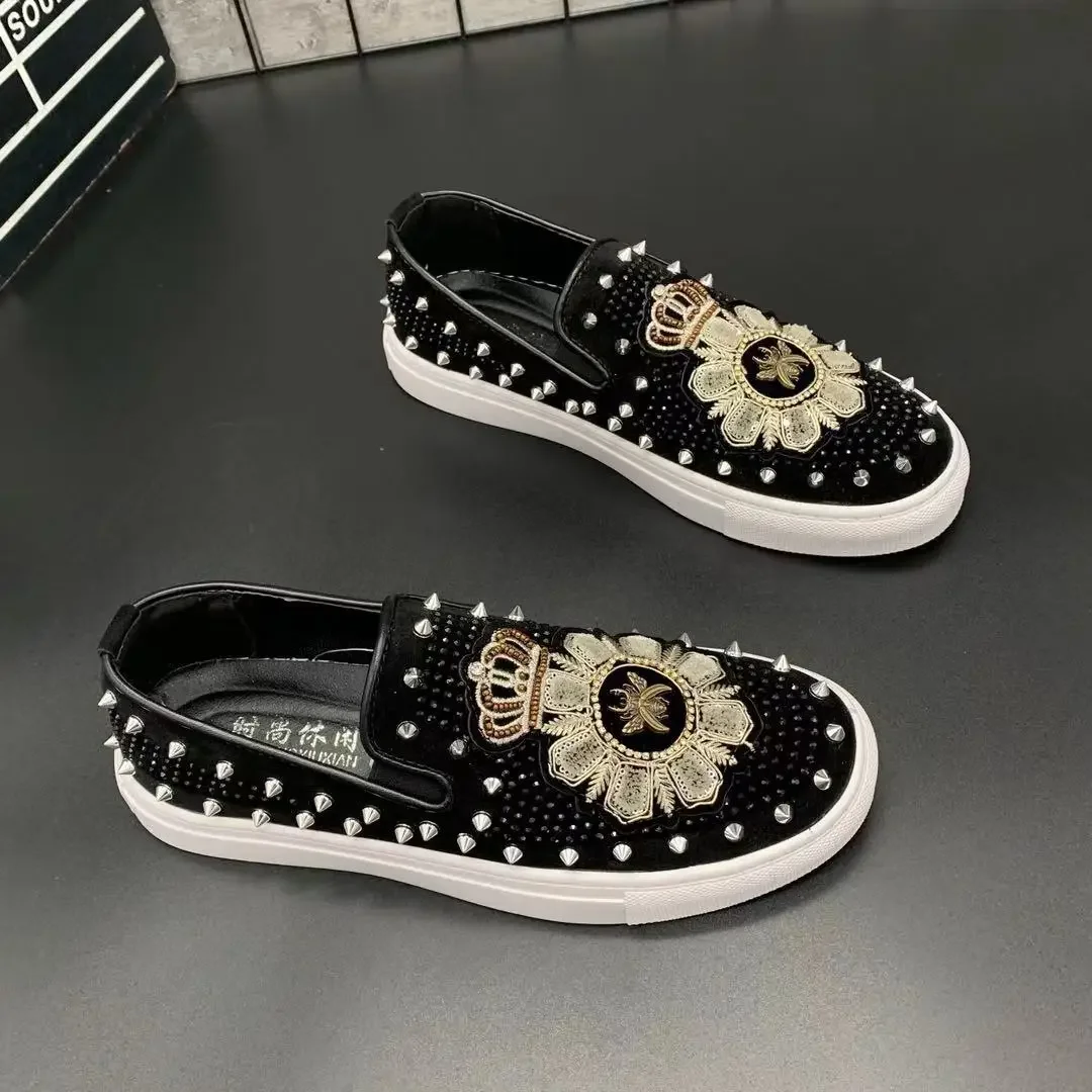 2025 New Shoes for Men Leather Casual Shoes Fashion Trend Luxury Embroidery Rivet Flat Shoes Leisure Sneakers Slip-on Loafers