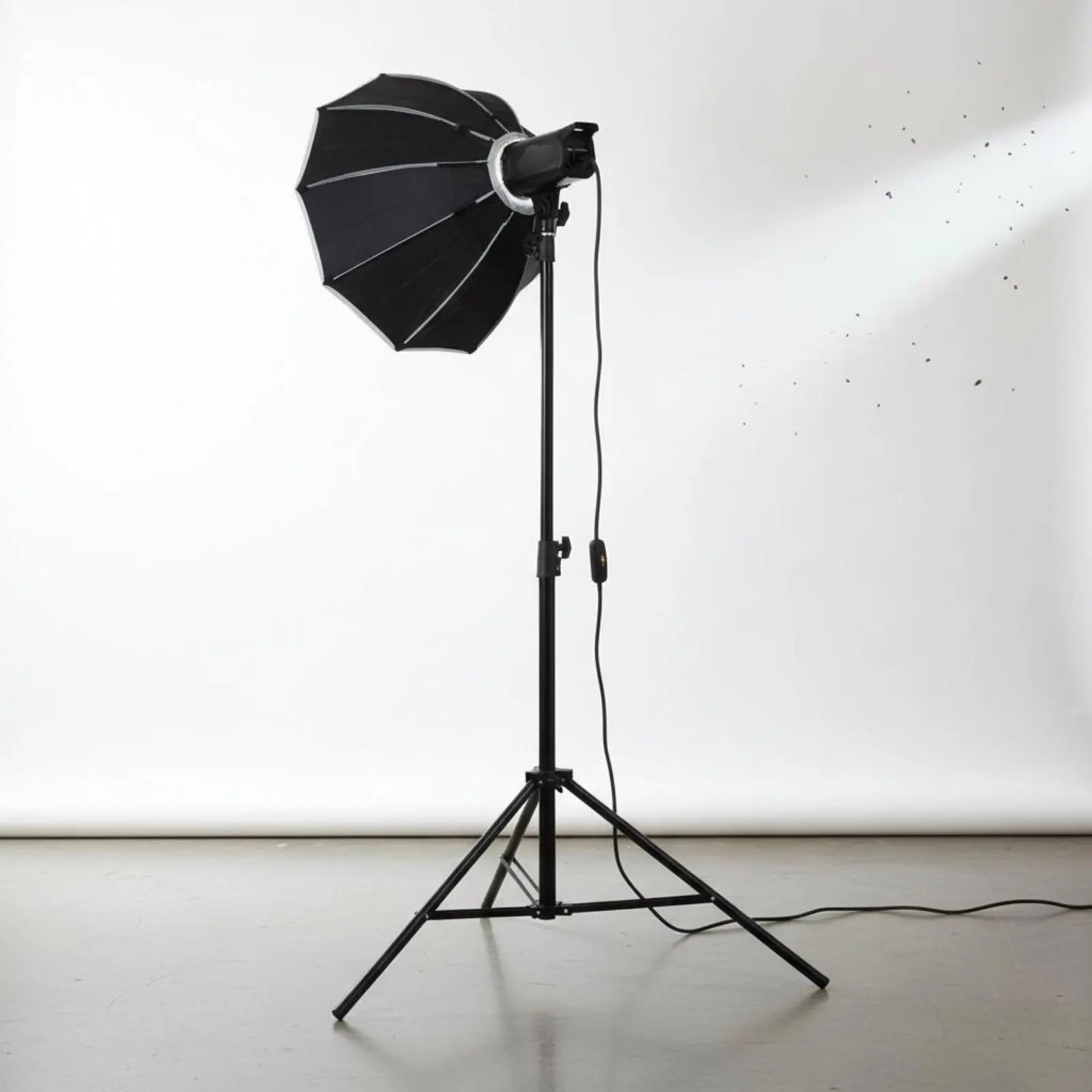 2.8M Lighting Tripo…