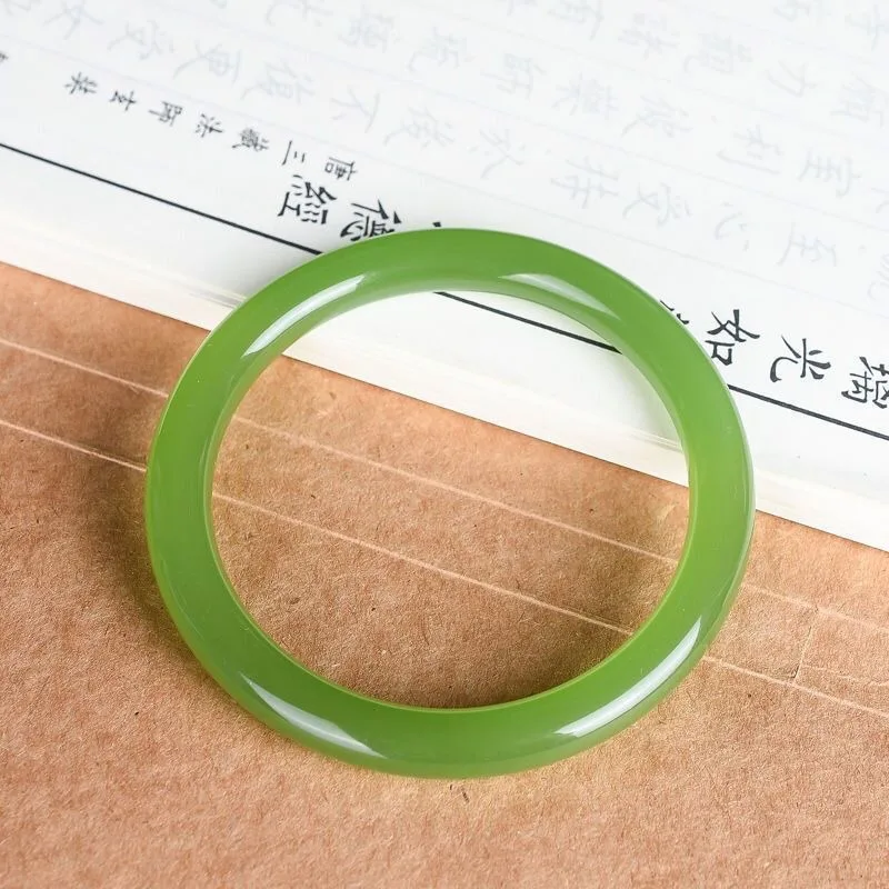 

New Fashion Clear New Apple Green Bracelet