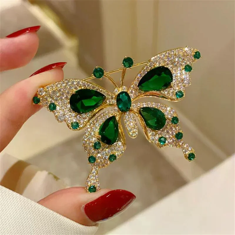 Classic Exquisite Butterfly Brooches Pins Women Shiny Rhinestone Insect Lapel Pins Badges Party Banquet Jewelry Accessory Gift