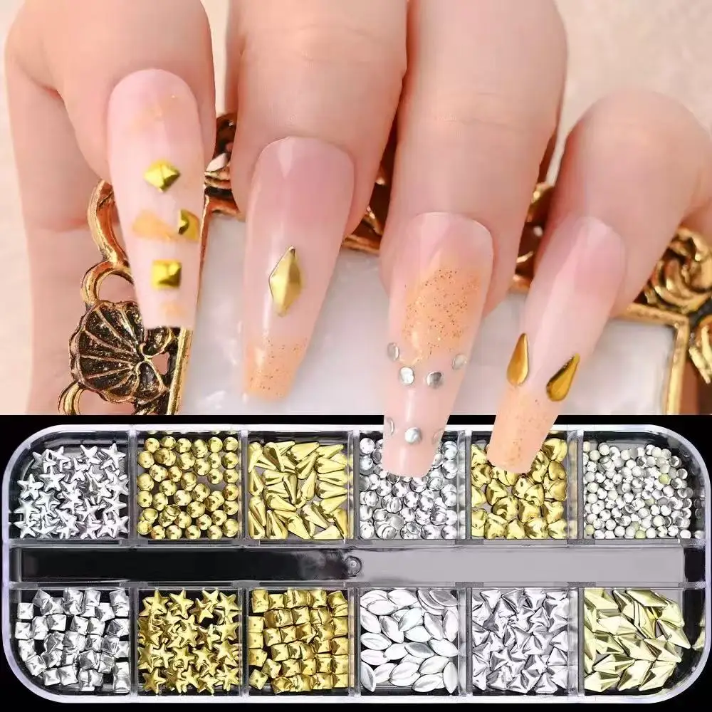 12 Siatek Oceaniczne Złote Ozdoby do Paznokci Muszle/Koniki Morskie/ Rozgwiazdy Białe Półokrągłe Perły Kamienie 3D Mieszane Punkowe Manikiur Metalowe Nity Ćwieki