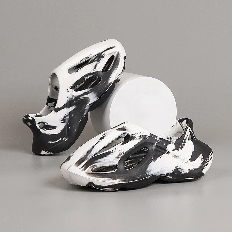 うんちを踏んでいるような柔らかくクッション性のある感触のメンズ夏のトレンディなカジュアルサンダル、柔らかいソール、滑り止め、快適です。