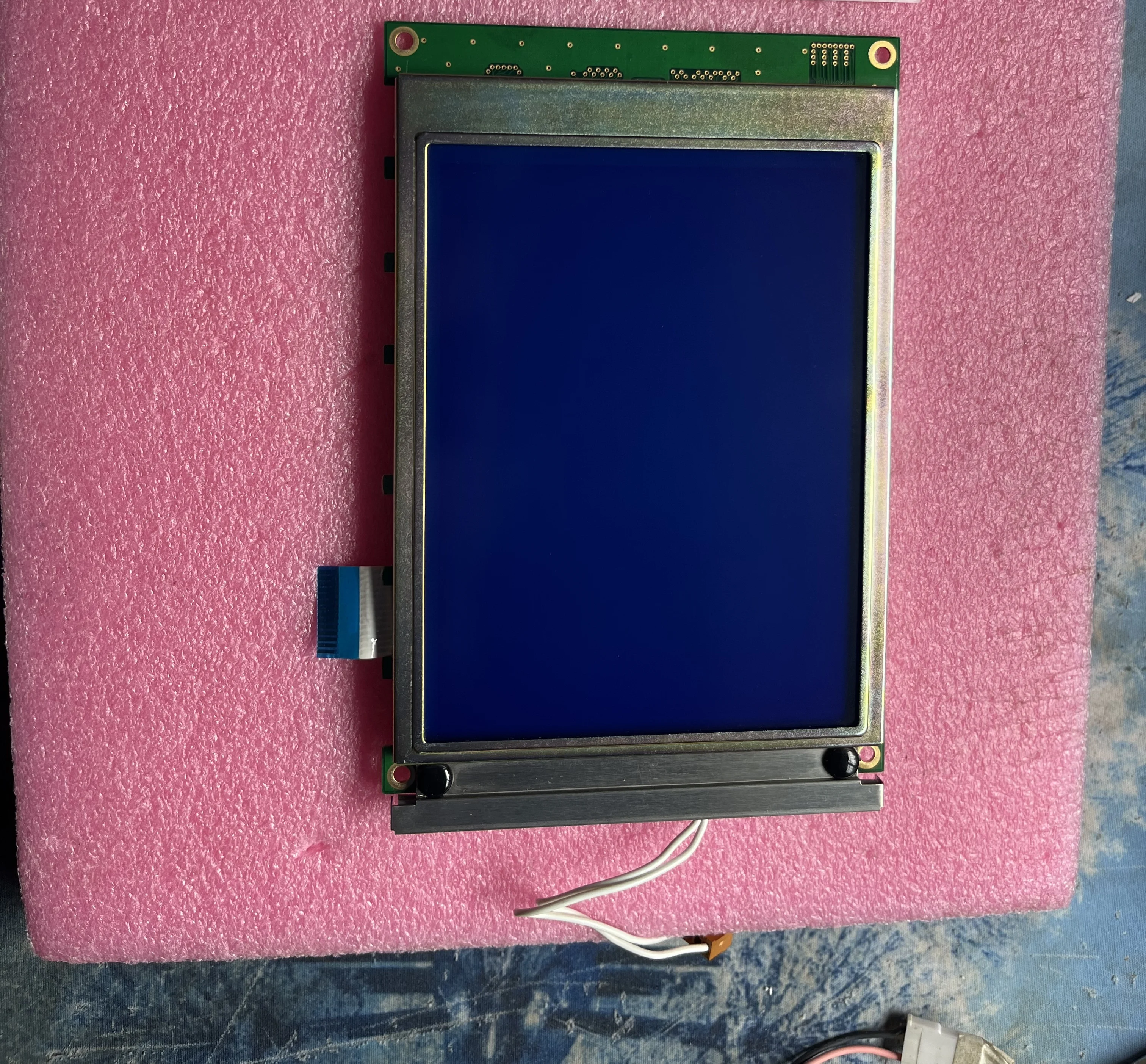 LMG6911RPBC-00T 5.7 inch 320×240 CCFL  LCD display screen in stock