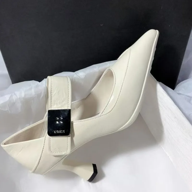 2025 الخريف جديد جودة عالية الكعوب المرأة موضة وأشار رئيس 7 سنتيمتر المضادة للانزلاق مقاومة للاهتراء عالية الكعب