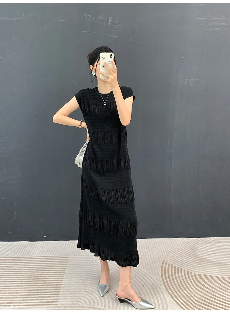 Miyake Plissee-Kleid Elegantes Weißes Mehrlagiges Sommer-Damen-Freizeitkleid Langes Maxikleid Strukturiertes Schmal Geschnittenes Schickes Alltagskleid – Detail 25