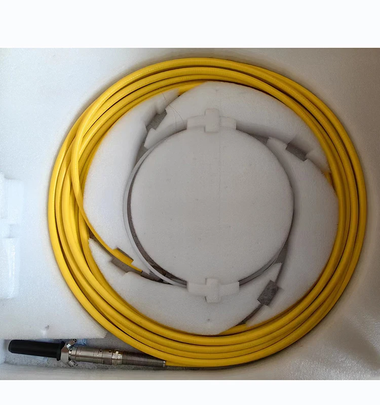 كابل IPG بطول 20 مترًا 50um Core 125um خطوط التسوية أجزاء قطع معدنية من الألياف 3KW كابلات سلك تصحيح الألياف الضوئية