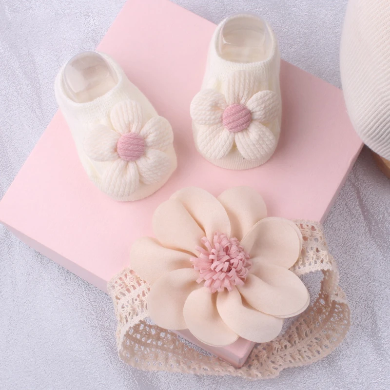 Baby Girls Booties and Headbands Gift Set Flower Hairbands Headwrap Soft Socks for Newborn Baby Girls