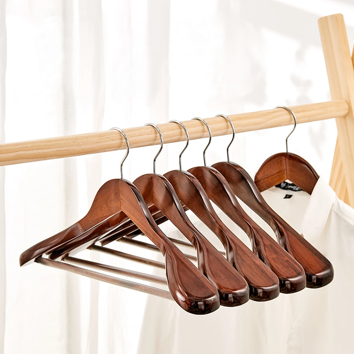 

6Pcs High-Grade Wide Shoulder Wooden Coat Hangers Solid Wood Anti-Slip Suit Shoulder Hotel Hanger closet Home Smooth