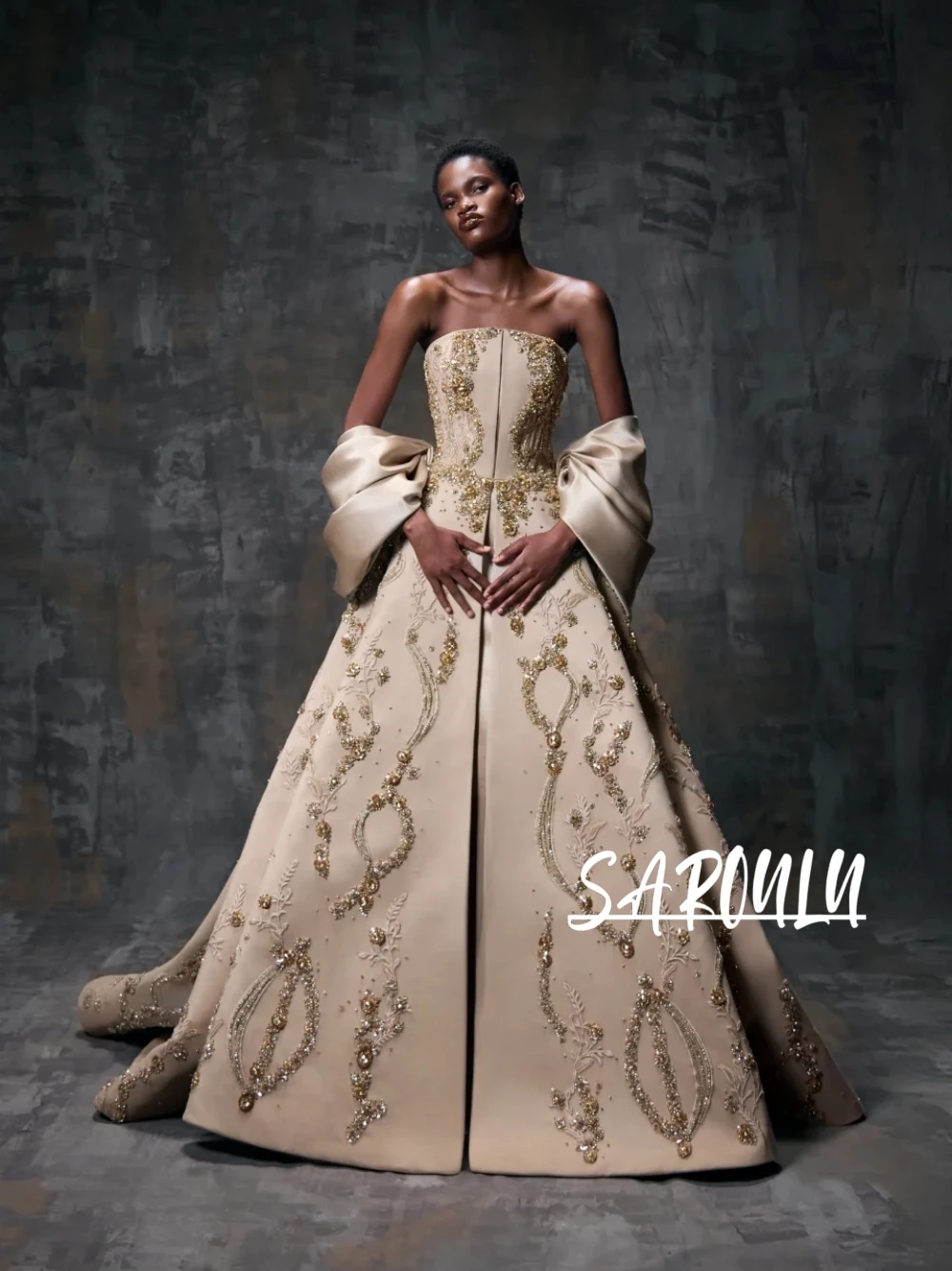 

Charming Strapless Dramatic Bow Sleeve Evening Dress Banquet Beaded Embroidery Ball Gown With Front Slit & Train Customized