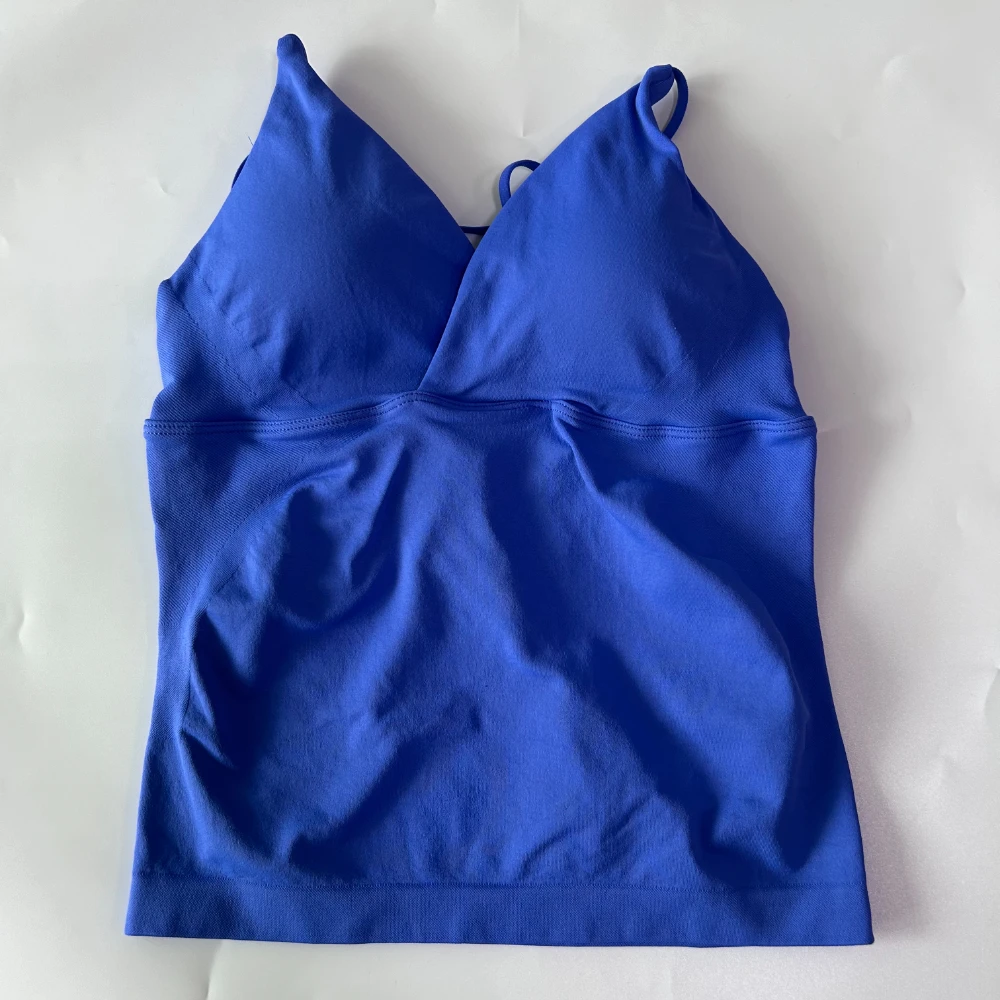 Twist-Front-Longline-Top, rückenfreies Sport-Tanktop für Damen, gepolsterte Yoga-Weste, Workout-Fitness-Top, hochelastisch, schnelltrocknend, für Laufen und Fitness. – Detail 15