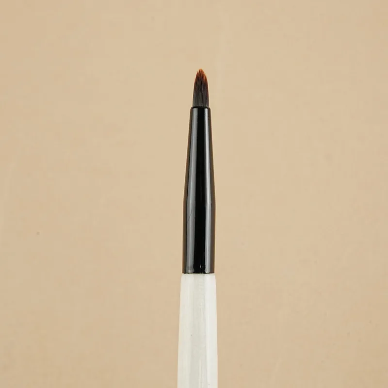 Ultra Precise Eye Liner Brush Detailed Gel Liner Makeup Brush with Lightweight Wooden Handle