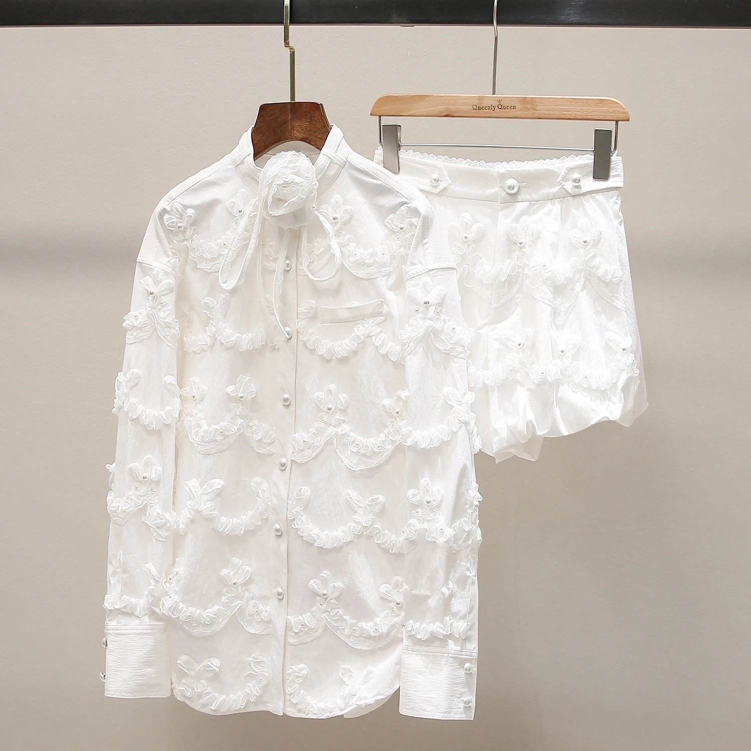 

High-End Women's Lace Trim Loose Shirt Jacket Shorts Set Spring Fashion Outerwear Polyester Fiber Long Sleeve Button up