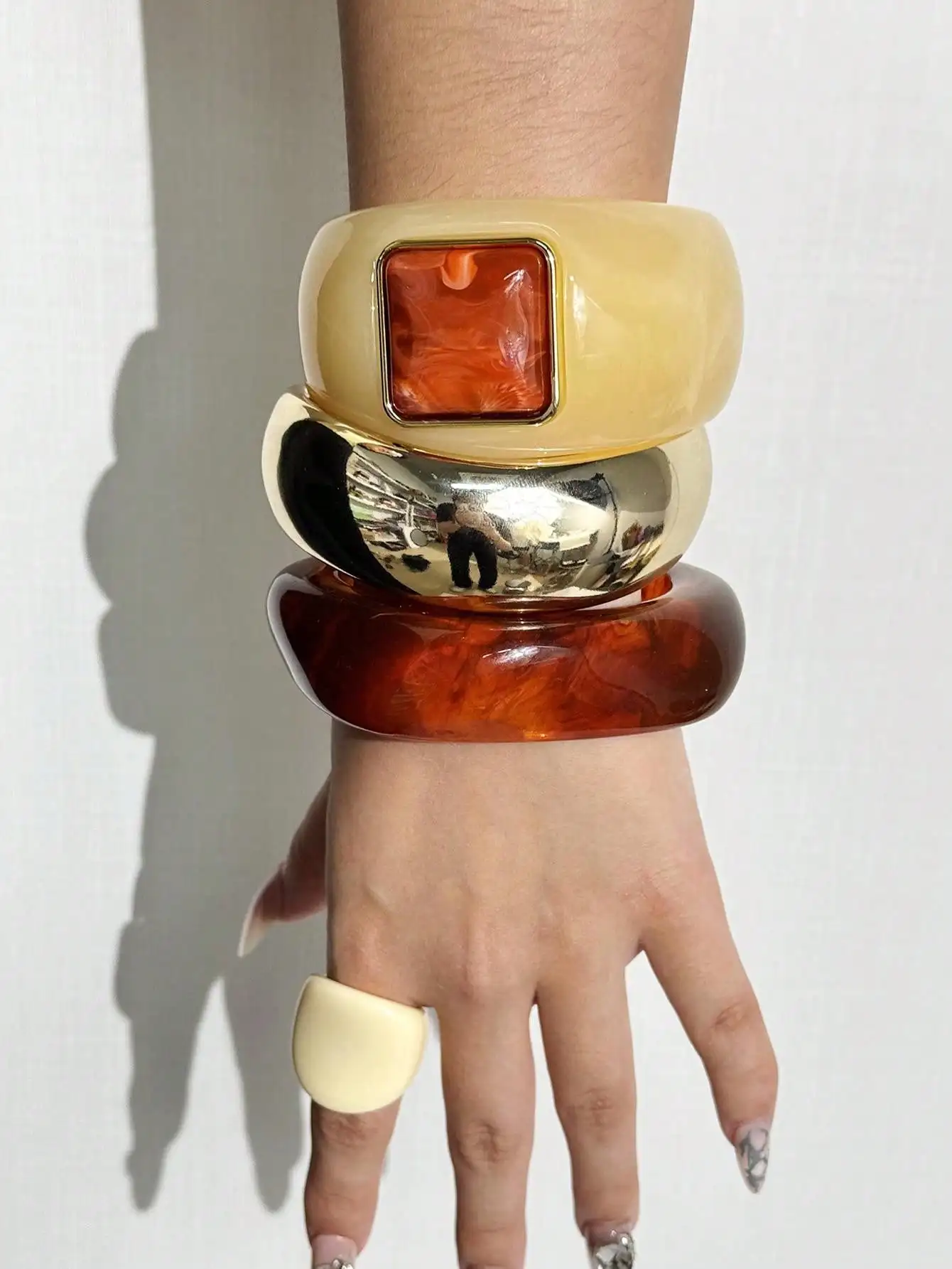 4Pcs Off White Orange Color Blocked Square Inlaid Irregular Shaped Wide Metal Bracelet Resin Bracelet Ring Set Parties Vacations