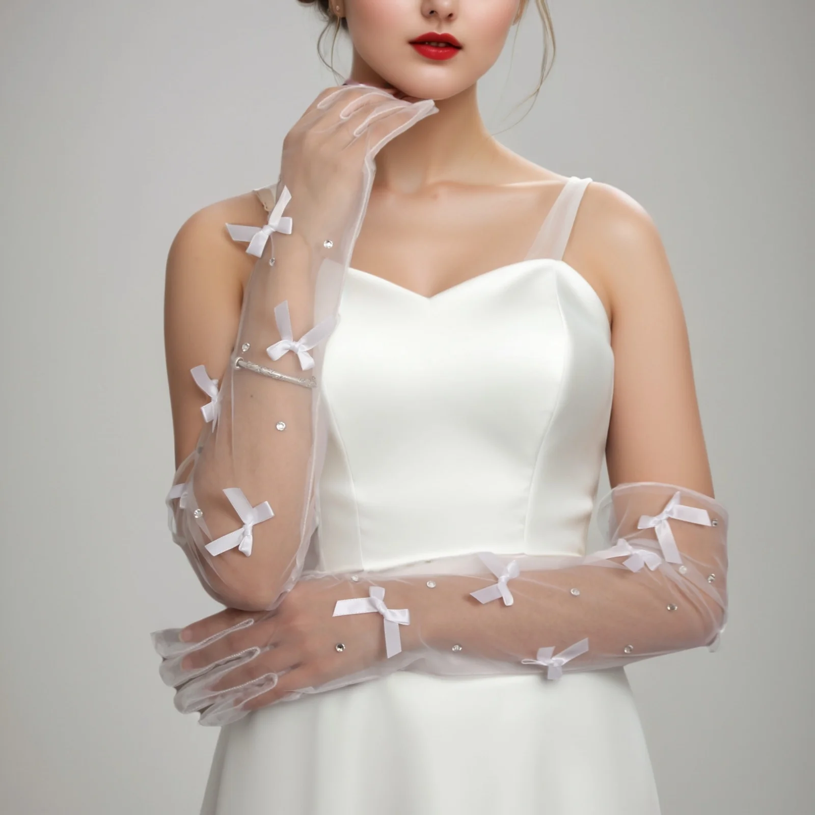 قفازات الزفاف الأنيقة اليدوية Bowknot حجر الراين قفازات بيضاء حفلات الزفاف عشاء الأطراف تألق اكسسوارات الزفاف لينة GM05 #3